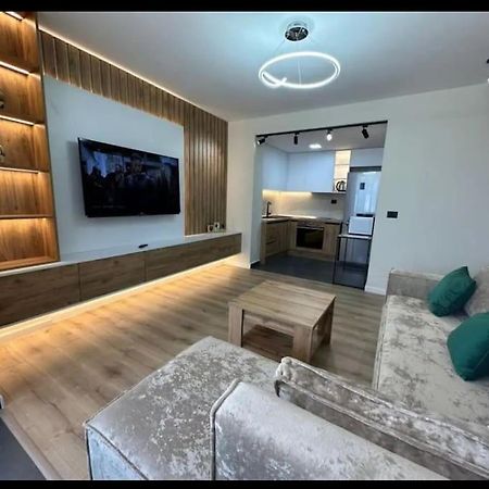Peace And Love Luxury Apartment In Center, New Bazaar 2 Tiranë Eksteriør bilde