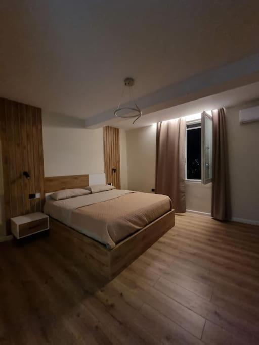 Peace And Love Luxury Apartment In Center, New Bazaar 2 Tiranë Eksteriør bilde