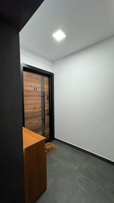 Peace And Love Luxury Apartment In Center, New Bazaar 2 Tiranë Eksteriør bilde