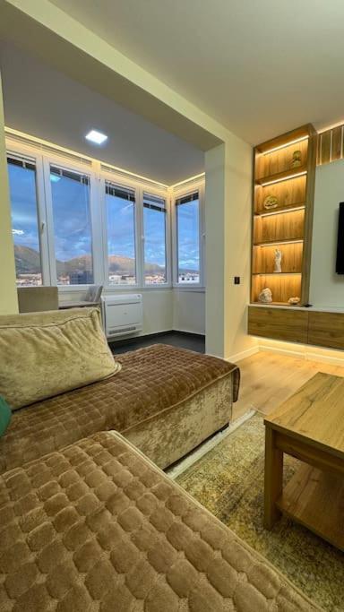 Peace And Love Luxury Apartment In Center, New Bazaar 2 Tiranë Eksteriør bilde